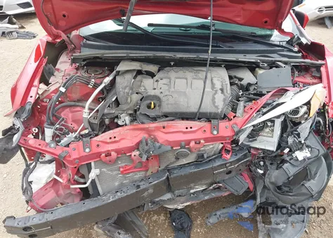 2015 Toyota Corolla Le Premium z USA, uszkodzony, nr VIN 2T1BURHE4FC282269